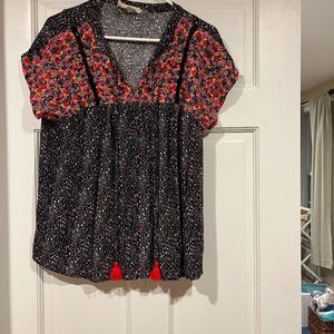 Gorgeous short sleeve blouse